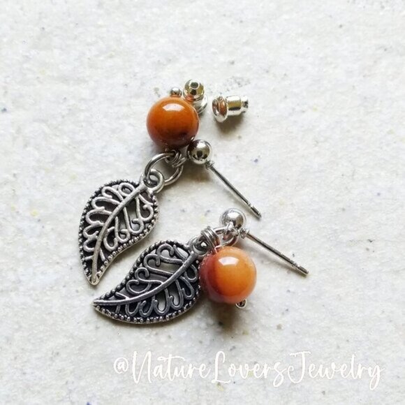🍂🍁🍃 3/$25! Carnelian Leaf Earrings! Short + Lightweight! Flirty Fall Earrings - Picture 1 of 7